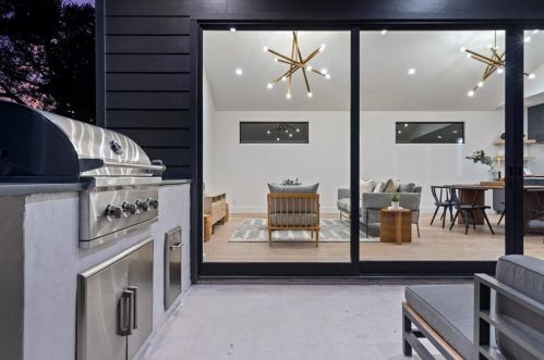 4211 Burney Dr, Austin TX  78731-1207 exterior
