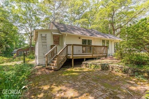 3314 Harris Dr, Atlanta GA  30337-1005 exterior