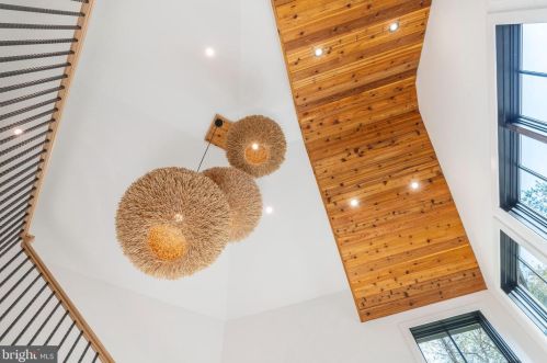 603 Gravers Ln, Philadelphia PA 19118-2806 exterior