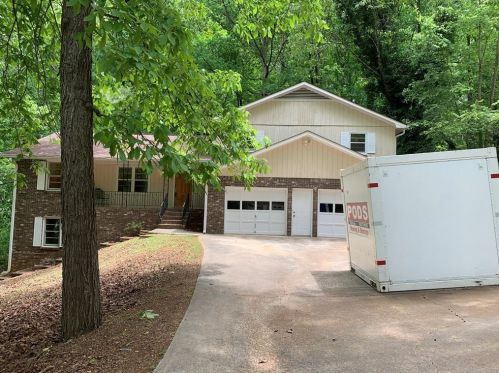 2142 Tourney Dr, Marietta, GA 30062-1756