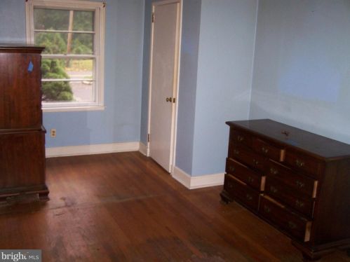 820 Riv Rd, Trenton NJ 08628-2611 exterior