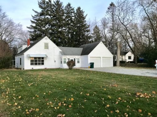 25 Lawrence Dr, Kankakee, IL 60901-5981
