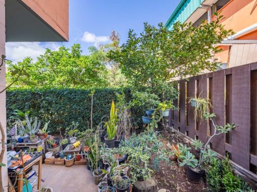 2824 Kihei Pl, Honolulu HI  96816-1310 exterior