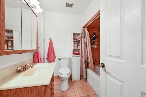 1432 Marshall St, Turlock CA 95380-4133 exterior