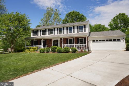 12616 Bayard Dr, Herndon, VA 20191-5802