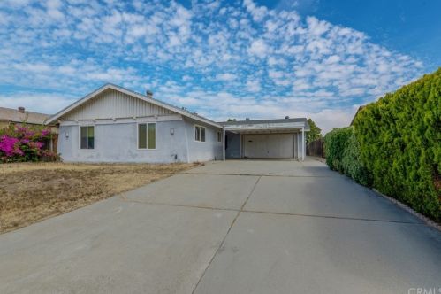 5985 Kitty Hawk Dr, Riverside, CA 92504-1445
