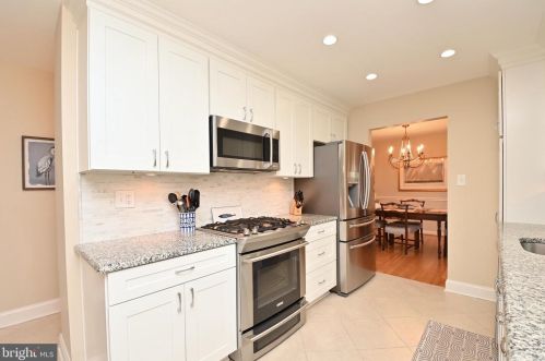 7724 Carrleigh Pkwy, Springfield VA  22152-1307 exterior