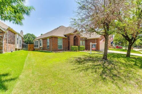 8648 Prairie Dawn Dr, Fort Worth TX  76131-3360 exterior