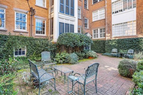 8 Collier Rd, Atlanta GA  30309-1702 exterior