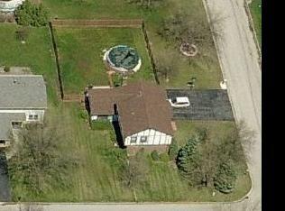 3464 Donovan Dr, Crete, IL 60417-1326