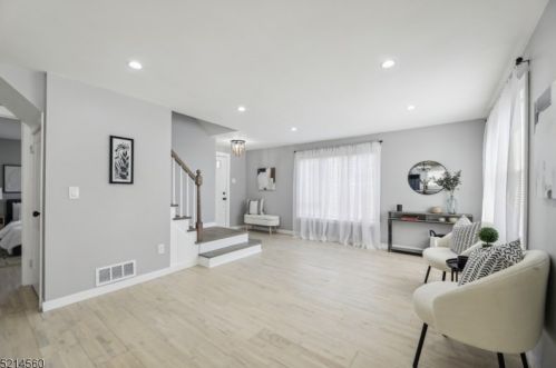 324 Sycamore Ave, Scotch Plains NJ  07076-1124 exterior