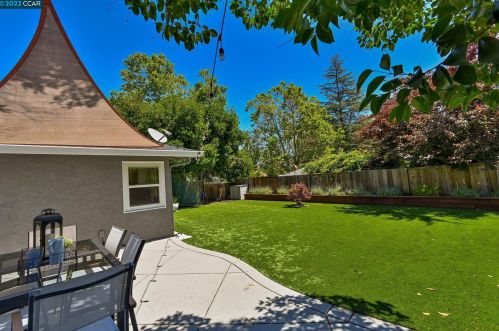391 Maureen Ln, Concord CA  94523-2136 exterior