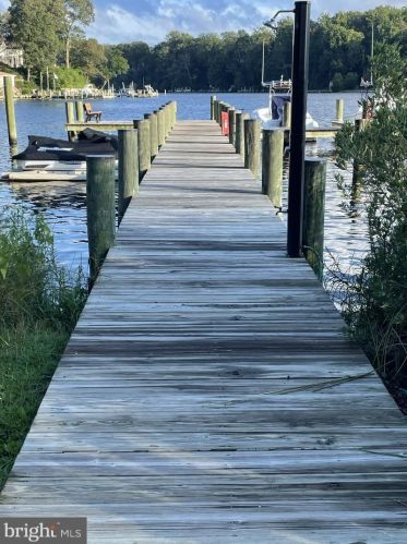 583 Jumpers Hole Rd, Severna Park MD  21146-2637 exterior