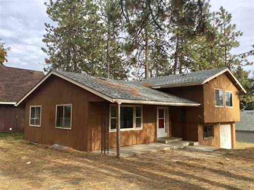 1003 4th St, Amber, WA 99004-1730