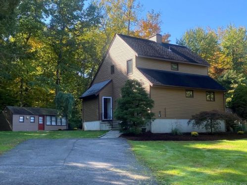 43 Brigadoon Dr, Cheshire, CT 06410-1515