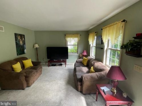 38 Deep Hollow Ln, Lancaster, PA 17603-7420