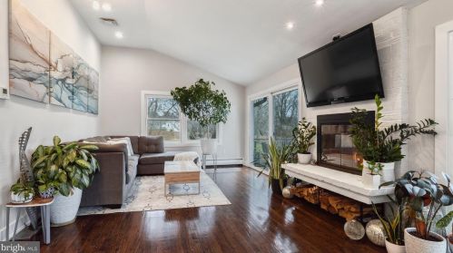 14600 Fairacres Rd, Silver Spring MD  20905-4432 exterior