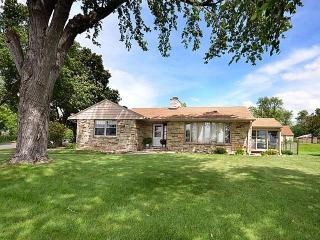 1828 Shr Dr, Saint Paul MN  55109-4211 exterior