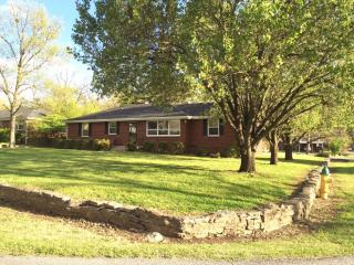 810 Westwood Dr, Lebanon, TN 37087-3812