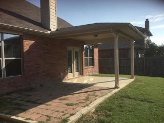 421 Sandy Creek Dr, Fort Worth TX  76131-3967 exterior