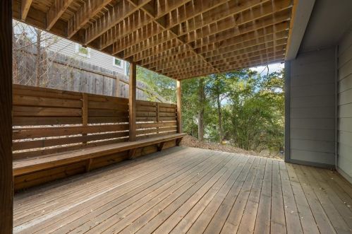 5008 Baker St, Austin TX  78721-1511 exterior
