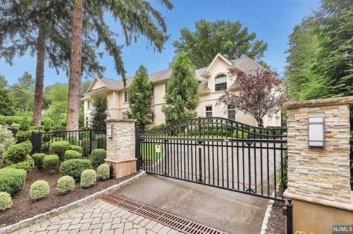 325 Hardenburgh Ave, Demarest, NJ 07627-1314