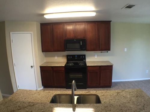 5808 Downs Dr, Fort Worth TX  76179-7367 exterior