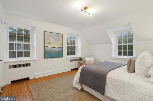 426 Durham St, Philadelphia PA  19119-1222 exterior