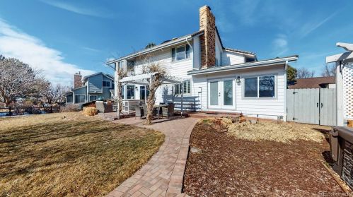 18020 Berry Dr, Aurora CO  80015-2616 exterior