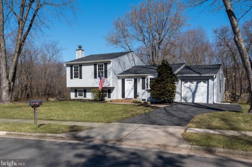 2909 Timber Wood Way, Herndon, VA 20171-2102