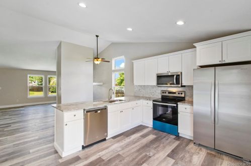 17876 Kepner Dr, Aurora, CO 80017-3308