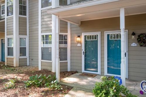 6396 Oakleaf Ln, Morrow, GA 30260-1765