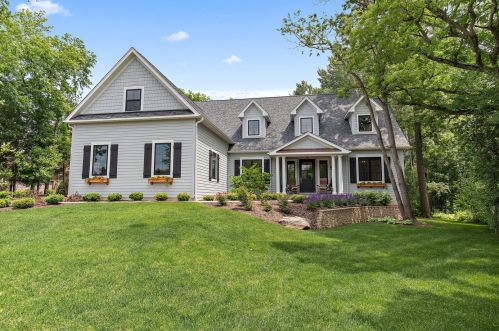 6921 Inverway Dr, Bull Valley, IL 60014-6645