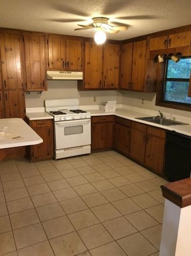8030 Woodcliff Ct, Kennesaw, GA 30152-3367