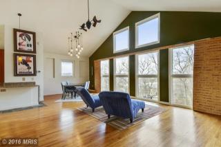 2621 Arlington Ridge Rd, Arlington, VA 22202-2269