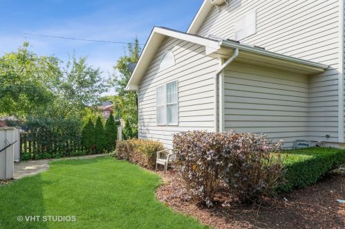 836 Loomis St, Naperville IL  60540-7440 exterior
