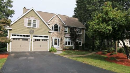 56 Wood Hill Dr, Auburn, NH 03032-3138