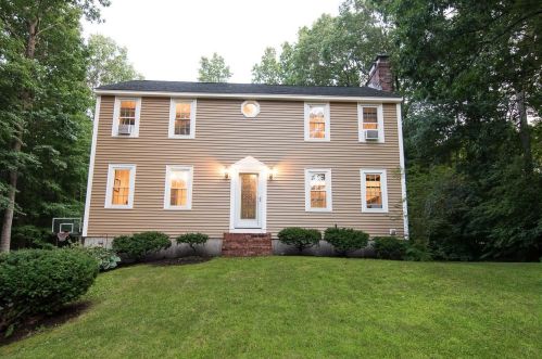 30 Lexington Dr, Hampstead, NH 03841-2007