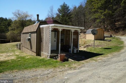 101 Falcon Ln, Sugar Grove, WV 26815