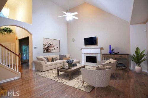 3175 Vickery Dr, Marietta, GA 30066-4814