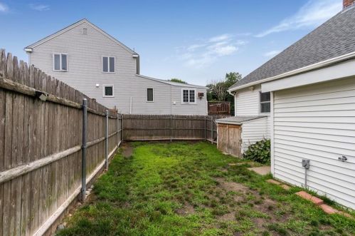 116 Van Zandt Ave, Warwick, RI 02889-4833