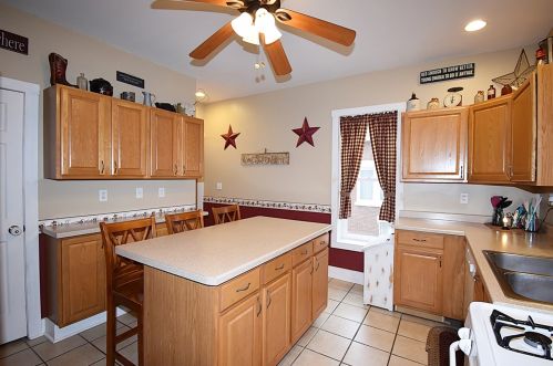 210 Garfield St, Hinckley, IL 60520-9785