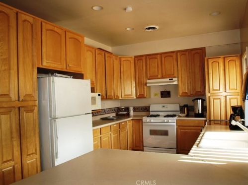 19361 Brookhurst St, Huntington Beach CA  92646-2921 exterior