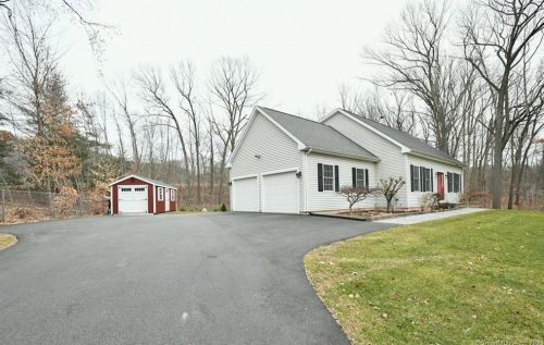 125 Pratt St, Southington, CT 06489-4233
