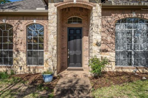 8421 Brandonwood Dr, Fort Worth TX  76182-6719 exterior