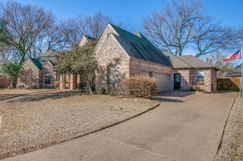 8305 Thornbrook Ct, Fort Worth, TX 76182-8639