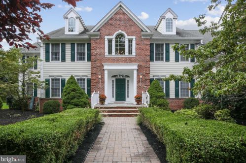4 Raymond Ln, Montgomery, NJ 08502-5128