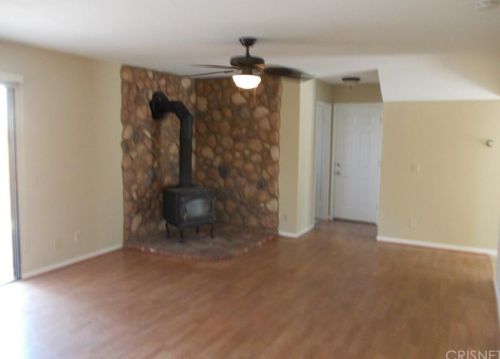 42647 Coolcrest Dr, Leona Valley, CA 93532-1326