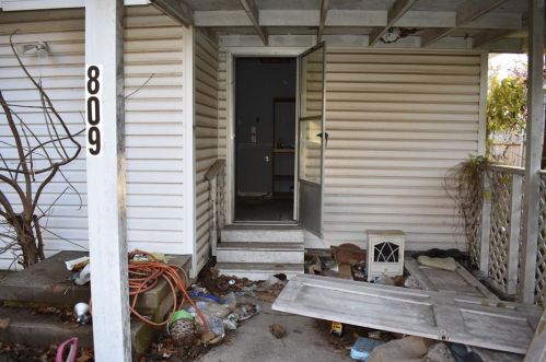 809 Dent St, Garland TX  75040-4921 exterior