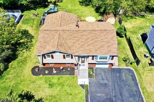8 Ford Ave, Hopatcong, NJ 07843-1506